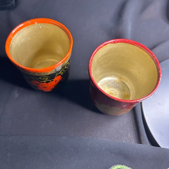 VTG Hand painted set of 2 wooden decorative cups. Unsigned - Picture 3 of 7